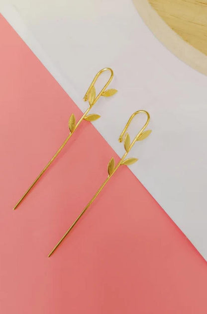 Gold-Plated Leaf Ear Cuff: Elegant Lightweight Ear Climber