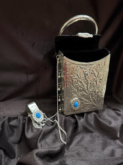 Vintage style Oxidised Silver Metal Clutch Sling