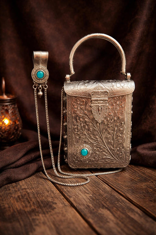 Vintage style Oxidised Silver Metal Clutch Sling
