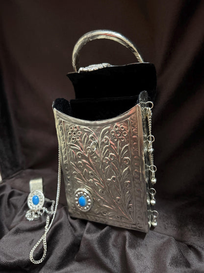 Vintage style Oxidised Silver Metal Clutch Sling