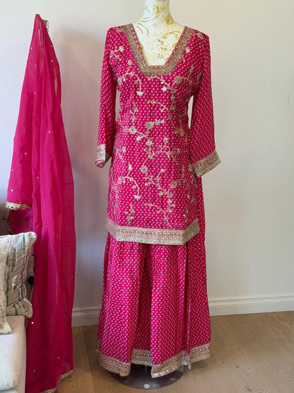 Fuchsia Pink Embroidered Crape Suit Organza Dupatta- xxl (42-44)