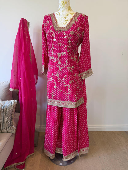 Fuchsia Pink Embroidered Crape Suit Organza Dupatta- xxl (42-44)