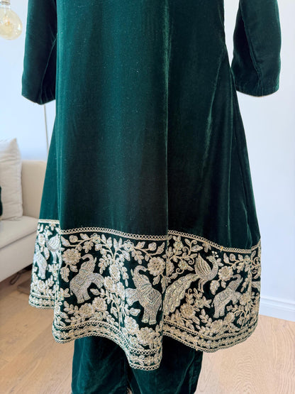 Emerald Green Velvet Kurta Set | Embroidered Pants | Festive Indo Western Wear