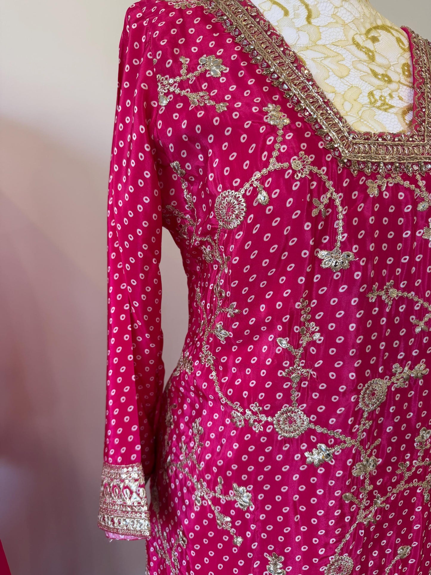 Fuchsia Pink Embroidered Crape Suit Organza Dupatta- xxl (42-44)
