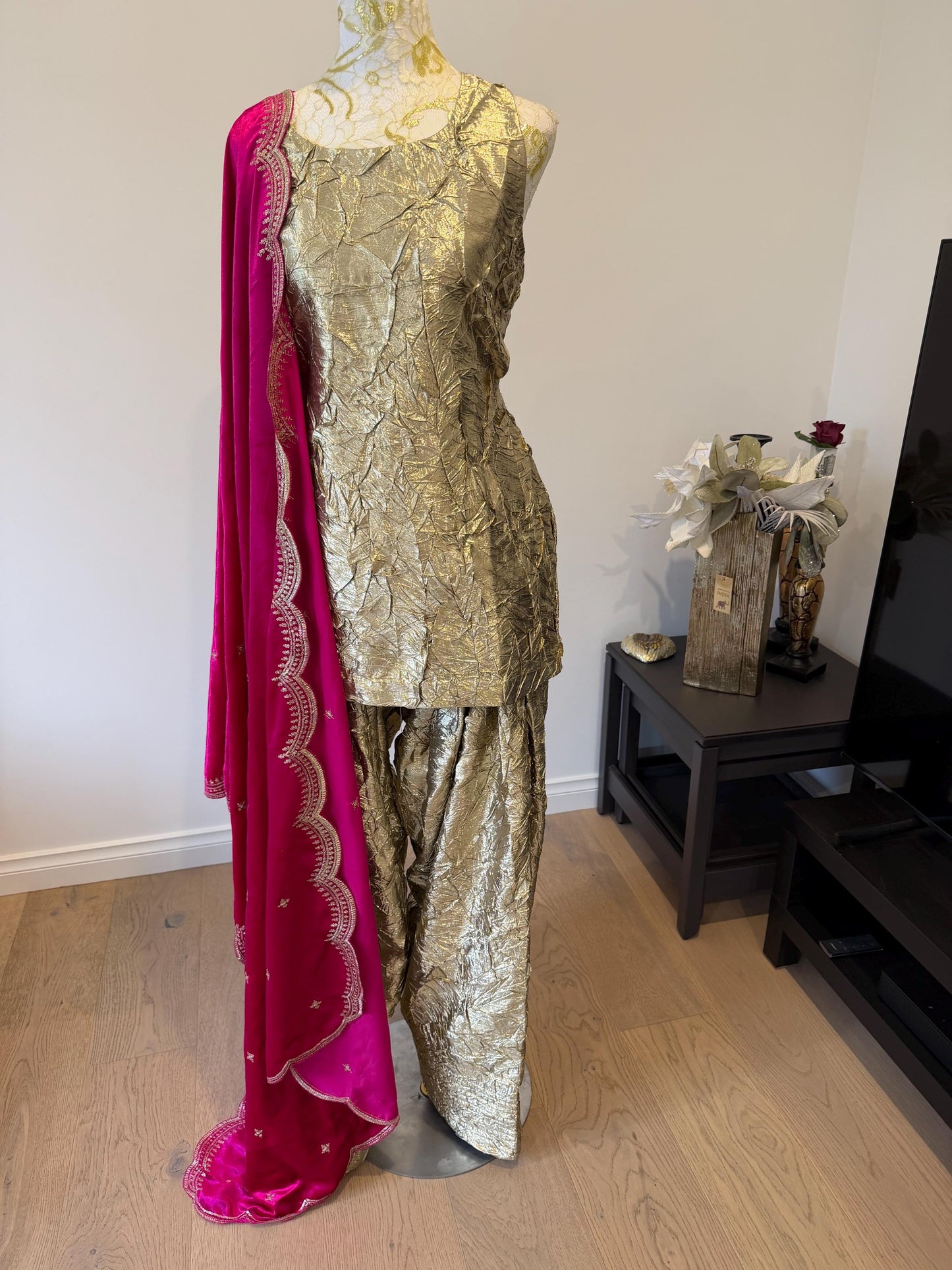 Golden Crushed Monalisa Farsi Suit