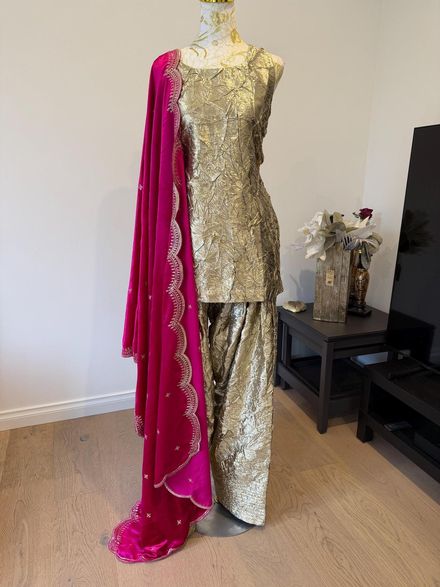 Golden Crushed Monalisa Farsi Suit