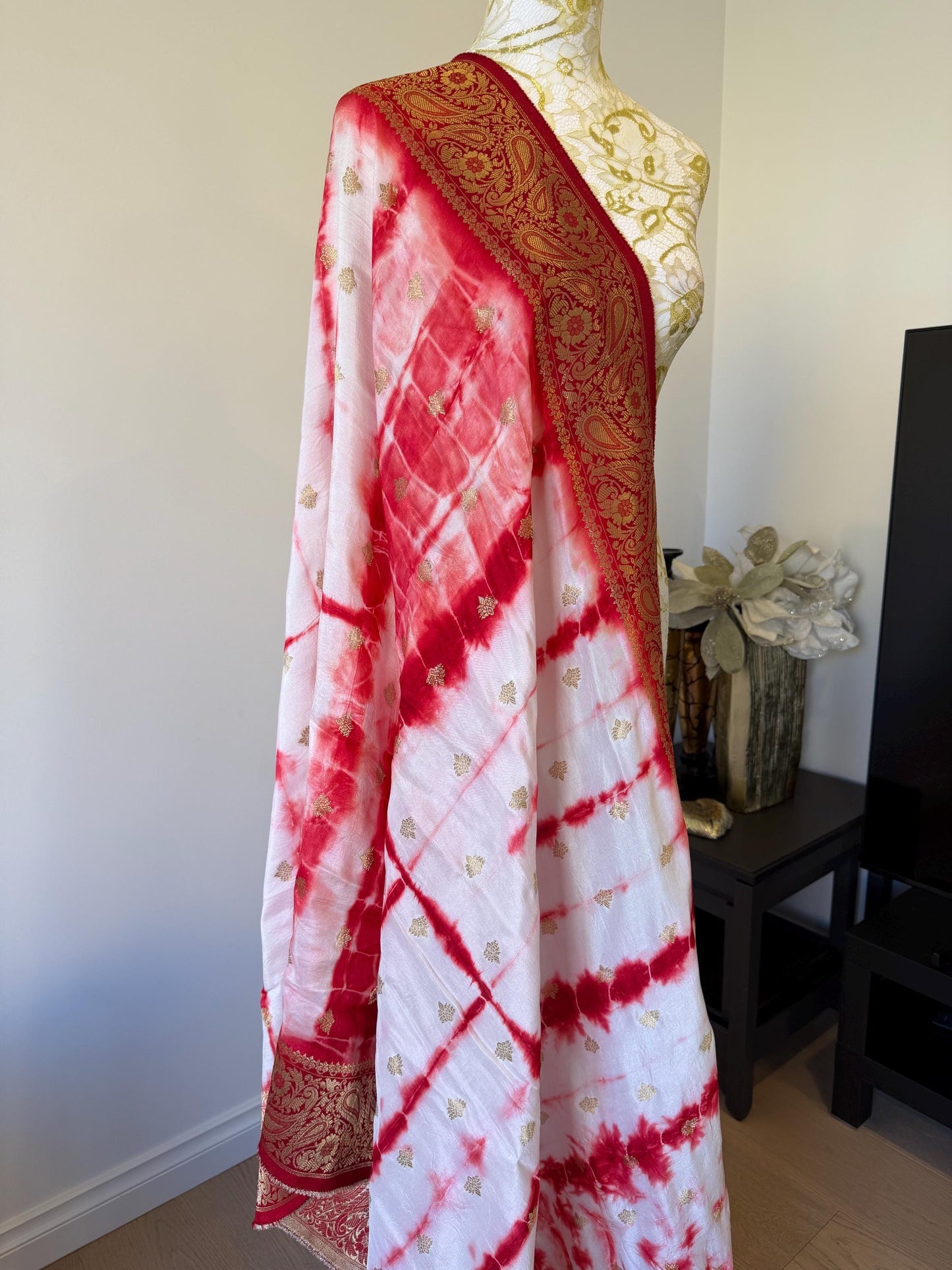 Handmade Red & White Shibori Banarasi Dupatta